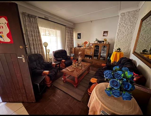 3 BEDROOM HOUSE FOR SALE IN RHODESFIELD